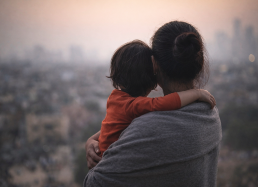 एक माँ की नज़र से समाज की सच्चाई